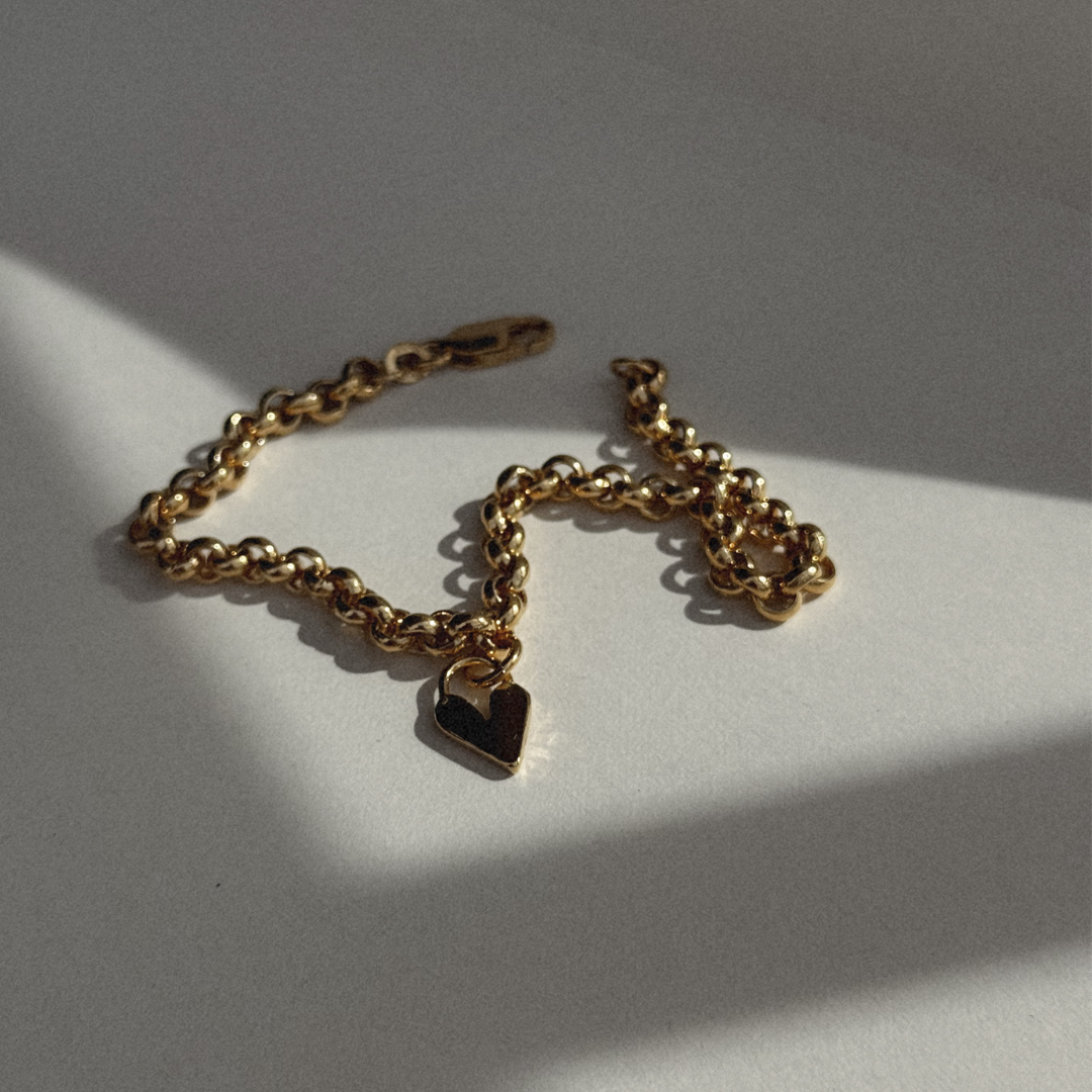 Darling Heart Belcher Bracelet - Gold Vermeil