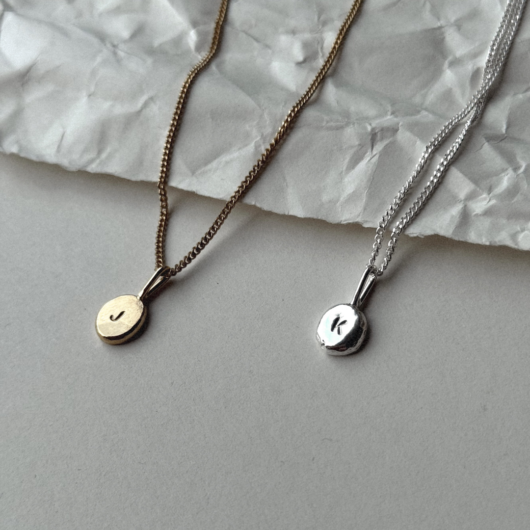 Initial Necklace Petite - 9ct Gold