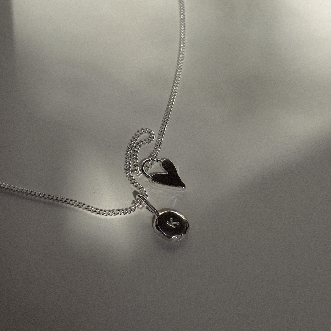 Initial Necklace X Darling Heart Petite - Silver