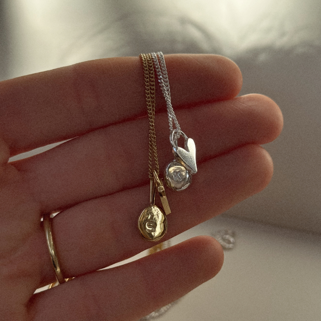 Initial Necklace X Darling Heart Petite - Silver